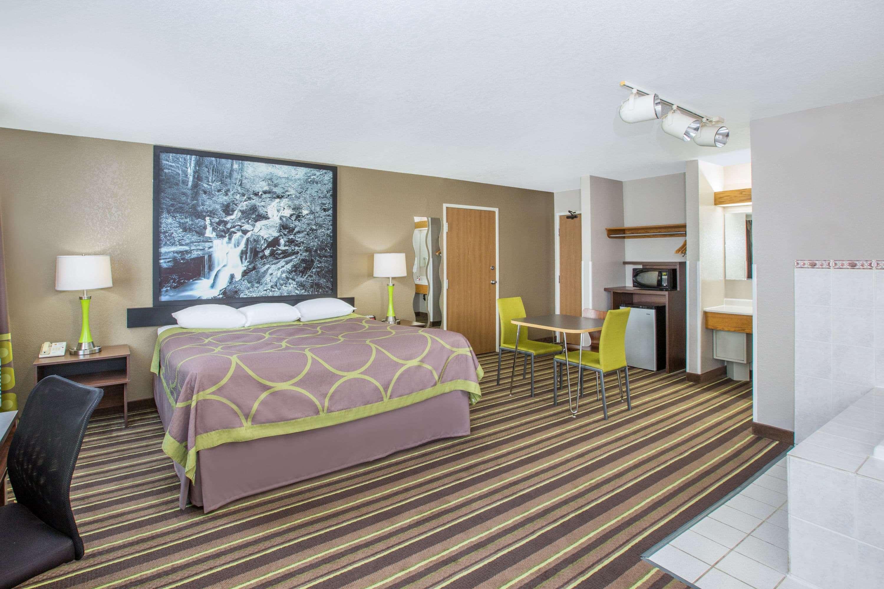 Super 8 By Wyndham Brookings Hotel Exterior photo
