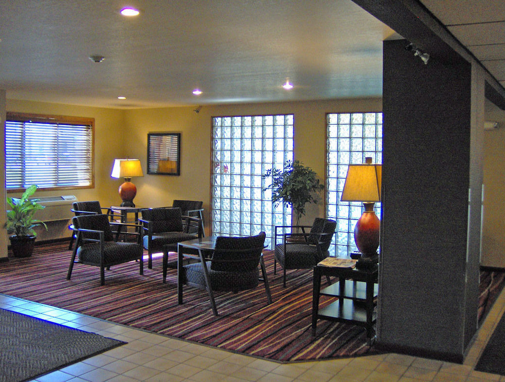 Super 8 By Wyndham Brookings Hotel Exterior photo