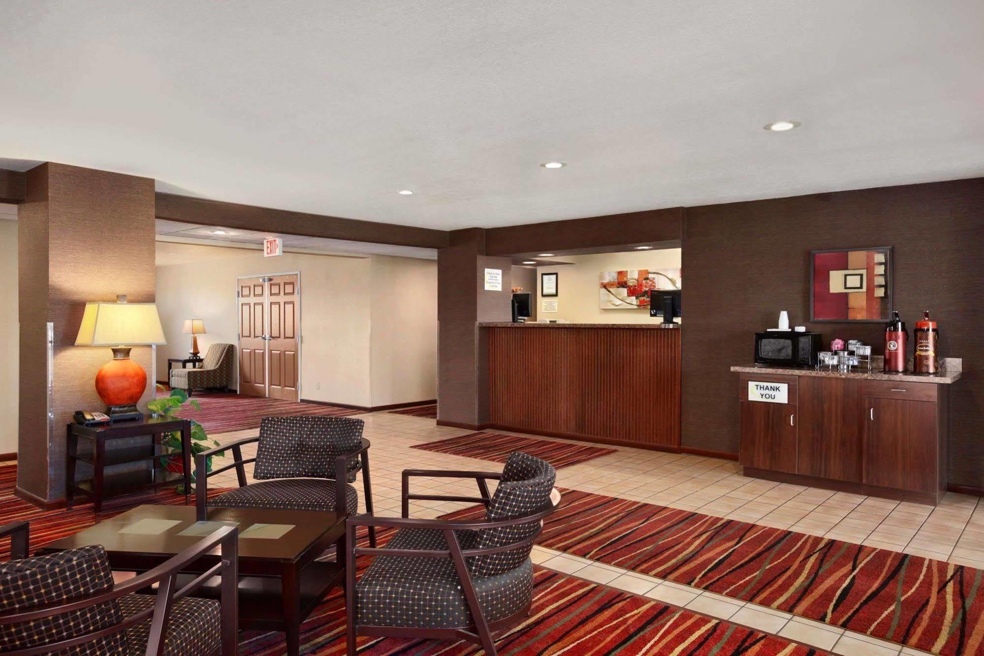 Super 8 By Wyndham Brookings Hotel Exterior photo